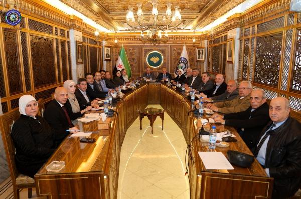 منظمة العمل الدولية وغرفة صناعة دمشق تبحثان معايير الأجور والتأمينات الاجتماعية في سوريا