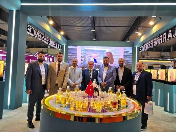 رئيس غرفة صناعة دمشق وريفها يزور معرض  عالم الجمال 2026