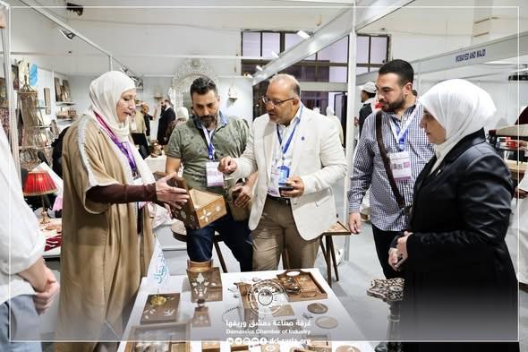 منظمة العمل الدولية تطّلع على إبداعات المرأة السورية في معرض دمشق الدولي