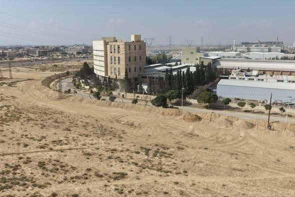 المدينة الصناعية في عدرا تكثف إجراءاتها الاحترازية لدرء مخاطر السيول وحماية المنشآت